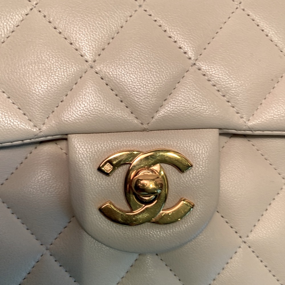 CHANEL Vintage ⭐️ Very RARE 24k Real Gold Soft Beige Flap 2.55 Quilted Bag HW - Picture 15 of 16